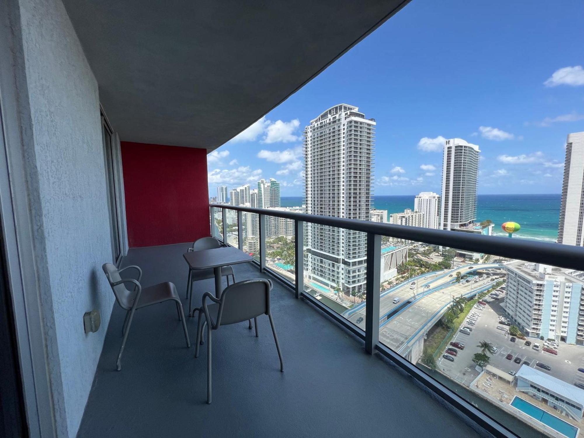 Mvr Apartments At Beachwalk Resort Hallandale Beach Exterior foto