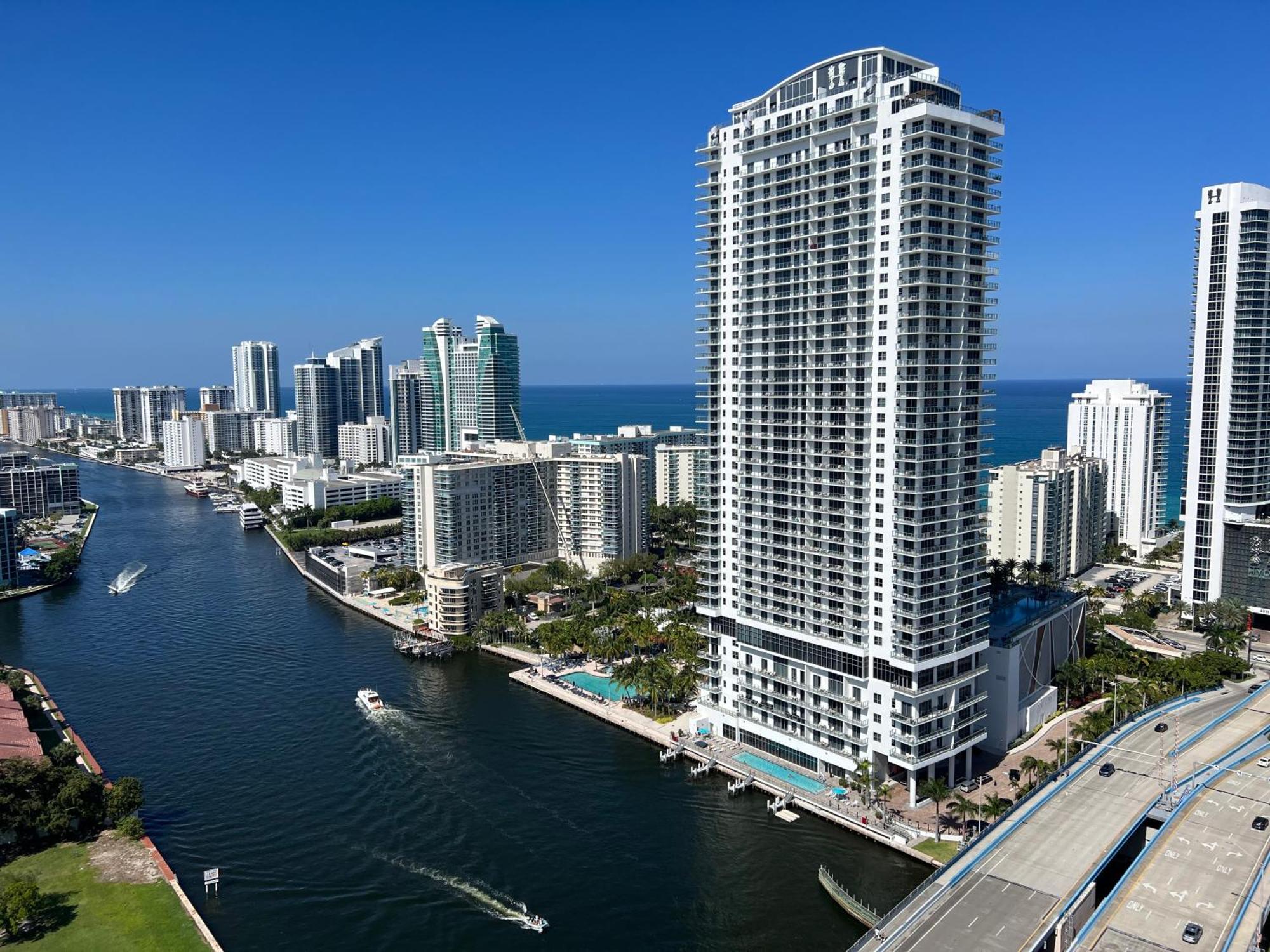 Mvr Apartments At Beachwalk Resort Hallandale Beach Exterior foto